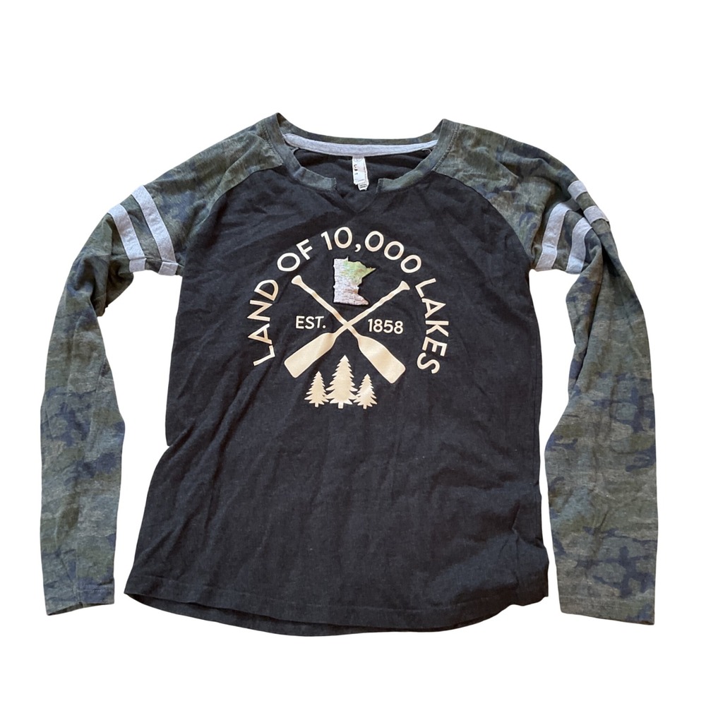 L.A.T. Apparel Raglan Style Long Sleeve Charcoal Camo Tee Womens M